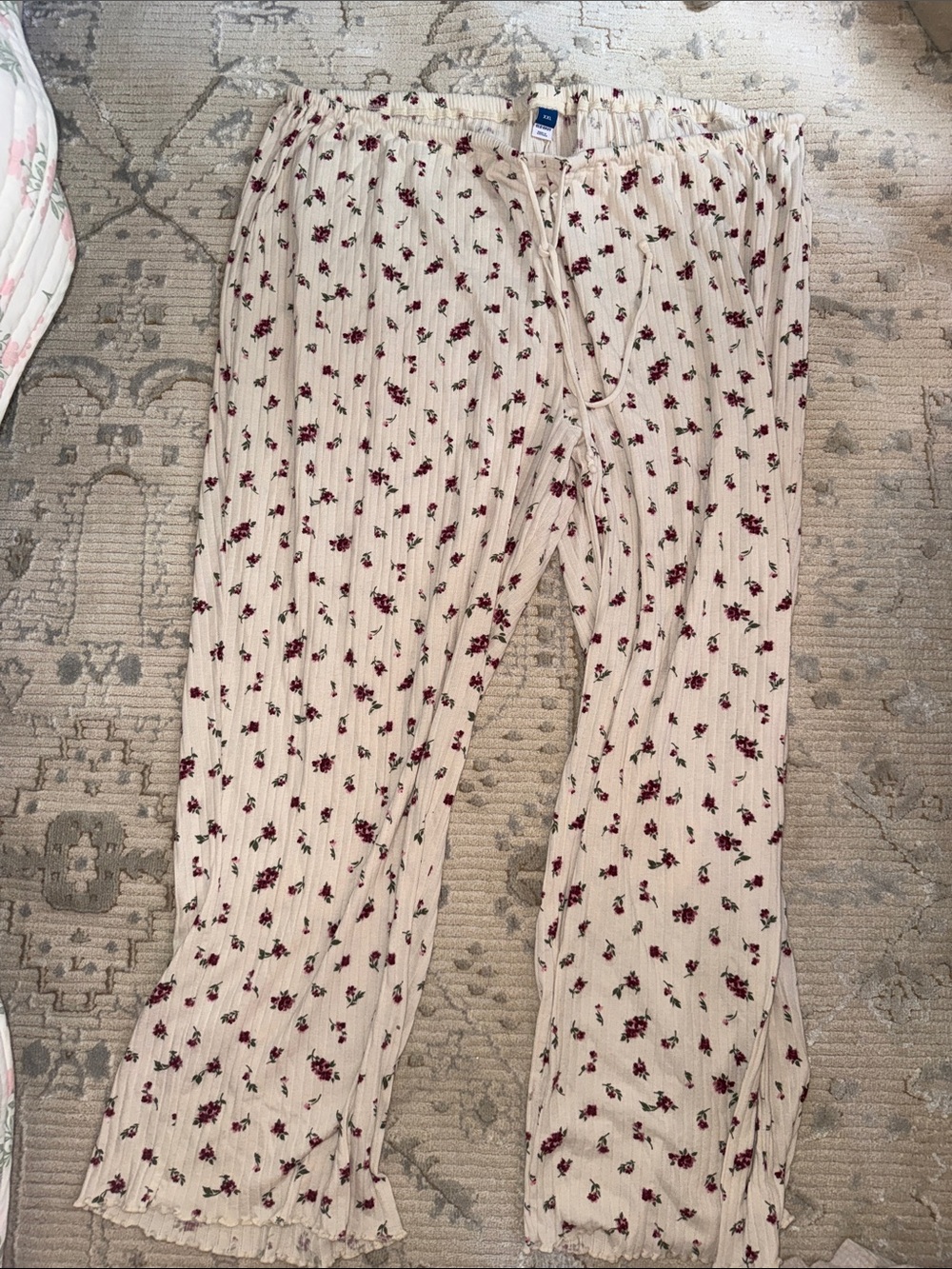 Old Navy Ditsy Floral Ribbed Pajama Set - Picture 7 of 7